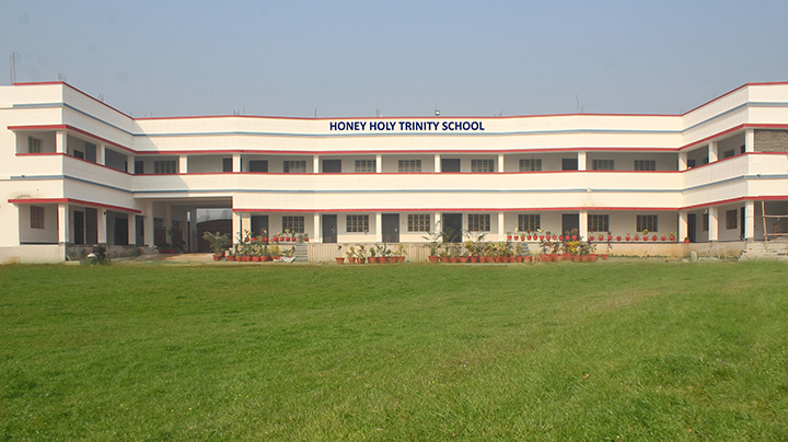 Main Block of Honey Holy Trinity School, Mohapur, Giridih